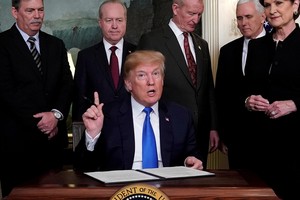 Ông Trump yêu cầu Kl991.com World Cup 2026 Chính Thức Mỹ “rời bỏ” Trung Quốc