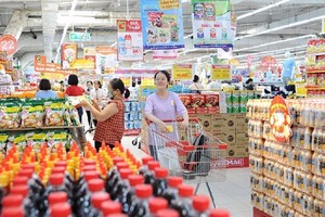 Hơn 100 hồ sơ đang tồn đọng ở Bộ Công thương liên quan tới cấp phép bán lẻ