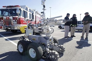 Một robot rà phá bom mìn do công ty Northrop Grumman Kl994 nhà cái bóng đá world cup. Ảnh: AP