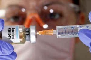 WHO cảnh báo vắc xin sẽ không giúp các quốc gia chống lại làn sóng lây nhiễm hiện nay