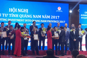 Chủ tịch kiêm Tổng giám đốc Kl994 game bài casino hấp dẫn Đất Xanh nhận quyết định Kl99ok phiên bản mới