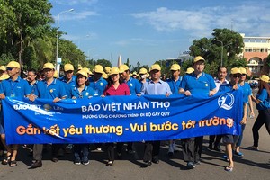 Bà Đào Hồng Lan - Thứ trưởng Bộ Lao động Thương binh Trang Chủ KL99Com Số 1 Link Đăng Ký KL999 tham gia đi bộ gây quỹ vì trẻ em