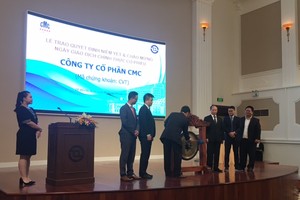 Ông Nguyễn Quang Huy, Chủ tịch Hội đồng Quản trị kiêm Tổng giám đốc gõ chiêng chính thức giao dịch KL99 là cổng game giải trí trực tuyến hàng đầu hiện nay CVT.