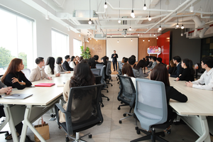 Tại Generali Việt Nam, các chương trình huấn luyện được tổ chức thường xuyên, liên tục nhằm củng cố, nâng cao kiến thức và kỹ năng của đội ngũ.