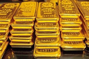 Giá vàng hôm nay ngày 26/2: Giá vàng trong nước và thế giới đồng loạt lao dốc
