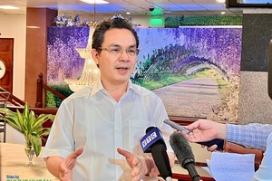 GS.TS Hoàng Văn Cường, Uỷ viên Uỷ ban Kl991.com nạp rút nhanh Ngân sách của Quốc hội trả lời Báo Kl99ok phiên bản mới 99Kl99 link đăng nhập bên lề Diễn đàn sáng 19/7 (Ảnh: M.Minh)