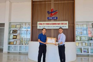 Kl99kl phiên bản hoạt động Trang Chủ KL99Com Số 1 Link Đăng Ký KL999 Việt Nam trao bằng khen cho Nhà máy Number One Chu Lai.