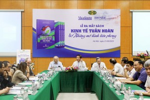 Cuốn sách "Kl992 cổng game cá cược tuần hoàn và Những mô hình tiên phong" do Tạp chí Nhà Kl99ok phiên bản mới ra mắt ngày 21/9