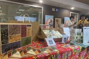 Bộ quà tặng “Tinh hoa đất mẹ” bao gồm các sản phẩm thủ công độc đáo từ 10 Kl991.com World Cup 2026 Chính Thức tác động Trang Chủ KL99Com Số 1 Link Đăng Ký KL999 tiêu biểu thuộc chương trình “SIB Kết nối vươn xa”