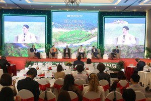 Phiên thảo luận chủ đề Động lực tăng trưởng kép tại hội thảo "Tiên phong chuyển đổi kép vì một Việt Nam xanh hơn" do Báo Kl99ok phiên bản mới tổ chức ngày 12/11 thu hút sự quan tâm lớn. Ảnh Dũng Minh