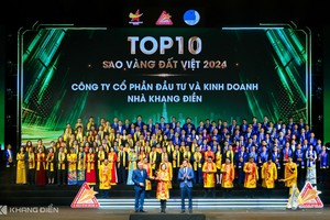 Đại diện Kl994 game bài casino hấp dẫn Khang Điền nhận giải “Top 10 Sao Vàng Đất Việt 2024” tại Hà Nội.