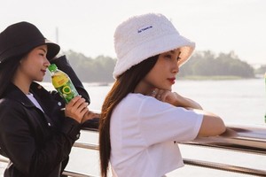 Gen Z luôn biết lấy lại tinh thần qua những chuyến đi khám phá và không quên giải nhiệt Kl993 Đăng nhập Giải trí với Trà Xanh Không Độ.