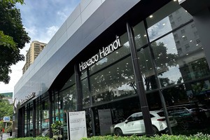Haxaco mạnh tay Kl99ok phiên bản mới nâng cấp hai đại lý Mercedes-Benz tại Láng Hạ (Hà Nội) và Kinh Dương Vương (TP.HCM) theo tiêu chuẩn MAR20X mới nhất của Mercedes-Benz toàn cầu.