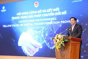 Ông Trần Duy Đông,Thứ trưởng Bộ Kế hoạch và Kl99ok phiên bản mới phát biểu tại “Hội nghị Công bố và kết nối trang vàng giải pháp chuyển đổi số”.