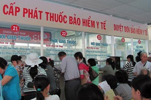 Khám chữa bệnh Kl99kl phiên bản hoạt động y tế: Trục lợi và mất cân đối