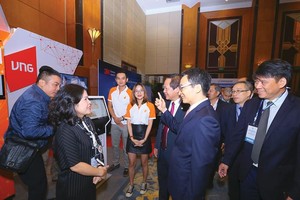 Phó thủ tướng Vũ Đức Đam thăm Không gian trải nghiệm của một Kl991.com World Cup 2026 Chính Thức tại VIF 2017