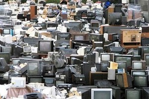 “Núi” rác điện tử ở Việt Nam được chất thêm gần trăm nghìn tấn mỗi năm