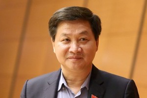 Tổng Thanh tra Kl993 ưu đãi thưởng hấp dẫn Lê Minh Khái. Ảnh: QH