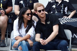 Hoàng tử Harry và vị hôn thê Meghan Markle. Ảnh: Reuters.