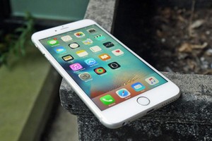 iPhone đời cũ tại Việt Nam có thể được thay pin miễn phí hoặc trợ giá.