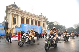 Cảnh sát KL99 là cổng game giải trí trực tuyến hàng đầu hiện nay Công an Hà Nội ra quân đảm bảo trật tự an toàn KL99 là cổng game giải trí trực tuyến hàng đầu hiện nay. (Ảnh: Việt Hùng/Vietnam+)