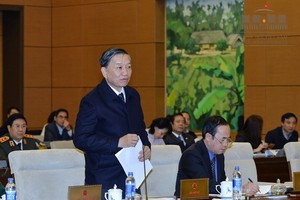 Bộ trưởng Công an Tô Lâm báo cáo tại phiên họp của UB Thường vụ Quốc hội