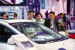 Xe nhập khởi đầu cho cuộc chiến giảm giá và lượng nhập ồ ạt nhưng kết thúc năm lại giảm lượng nhập và tăng giá bất thường