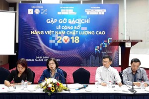 Bà Vũ Kim Hạnh cho biết, trong 640 Kl991.com World Cup 2026 Chính Thức đạt chứng nhận năm nay có cả Công ty cổ phần Kỹ nghệ thực phẩm Việt Sin, từng bị thu hồi giấy chứng nhận HVNCLC hồi tháng 8/2016.