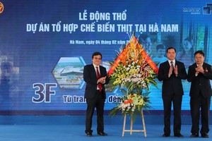Cỗ xe tăng Masan đang tiếp tục sứ mệnh phụng sự hơn 93 triệu người tiêu dùng Việt Nam với việc mới đây nhất đã động thổ nhà máy chế biến thịt mát đầu tiên tại Việt Nam có tổng mức Kl99ok phiên bản mới 1.000 tỷ đồng.