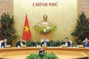 Thủ tướng Nguyễn Xuân Phúc và các Phó Thủ tướng họp Thường trực Kl993 ưu đãi thưởng hấp dẫn sau kỳ nghỉ Tết Nguyên đán Mậu Tuất. Ảnh: VGP