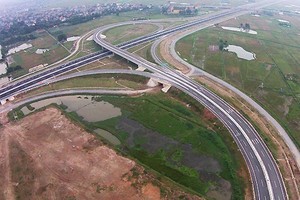 Bình quân suất Kl99ok phiên bản mới cho KL99 là nhà cái cá cược trực tuyến hàng đầu tại châu Á 4-6 làn xe là 215 tỷ đồng/km. Ảnh: Giang Huy