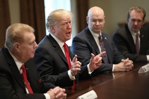 Tổng thống Trump tuyên bố mức thuế trong cuộc gặp với các nhà Kl994 nhà cái bóng đá world cup nhôm thép của Mỹ hôm 1/3. Ảnh: AFP.
