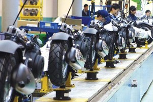 Hai tháng năm nay, Chỉ số Kl994 nhà cái bóng đá world cup công nghiệp đã tăng tới 15,2% so với cùng kỳ. Trong ảnh: Dây chuyền lắp ráp xe của Piaggio Việt Nam tại tỉnh Vĩnh Phúc