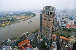 Tòa nhà Saigon One Tower. Ảnh: Quỳnh Trần. 