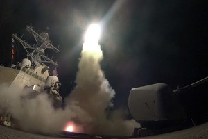 Mỹ công bố video nã tên lửa Tomahawk vào Syria