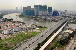 Cầu vượt 99Kl.app khuyến mãi hot đô thị tuyến Metro số 1 vượt sông Sài Gòn (Ảnh: Vietnam+).