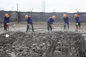 Với những công trình vi phạm bị cưỡng chế, phá dỡ, chủ Kl99ok phiên bản mới phải chi trả toàn bộ chi phí.Ảnh: Võ Hải.