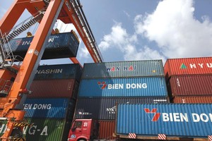 Web Tổng Nhà Cái 99Kl99 Giải Trí Bậc Nhất công nghiệp đang có nhiều cơ hội phát triển khi dịch vụ kho vận tăng mạnh. Ảnh: Đức Thanh.