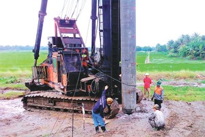 Thi công Gói thầu XL01A, XL07, XL08 Dự án đường KL99 là nhà cái cá cược trực tuyến hàng đầu tại châu Á Trung Lương - Mỹ Thuận.