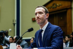Facebook thừa nhận chia sẻ dữ liệu cho hàng chục công ty