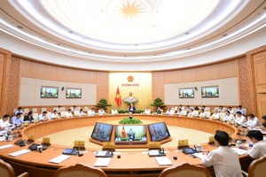 Thủ tướng Nguyễn Xuân Phúc chủ trì phiên họp Kl993 ưu đãi thưởng hấp dẫn thường kỳ tháng 7/2018.