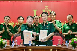 Lễ bàn giao chức danh Chủ tịch kiêm Tổng giám đốc Kl994 game bài casino hấp dẫn Viettel.