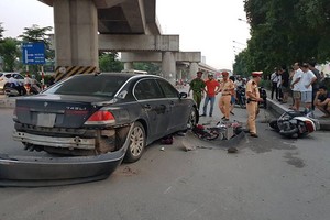 Hà Nội: Xe BMW gây tai nạn liên hoàn trên đường Nguyễn Trãi