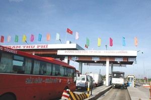 Trạm thu phí KL99 là nhà cái cá cược trực tuyến hàng đầu tại châu Á TP.HCM - Trung Lương. Ảnh: Đức Thanh.