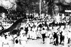 Không khí ngày Tổng khởi nghĩa tháng Tám 1945 ở Sài Gòn. Nguồn: QĐND