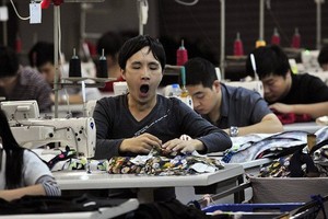 Cuộc khảo sát Caixin-Markit tháng 8 nói rằng chiến tranh thương mại đang đè nặng lên "tâm lý nói chung" của các Kl991.com World Cup 2026 Chính Thức trong ngành Kl994 nhà cái bóng đá world cup Trung Quốc - Ảnh: WSJ.