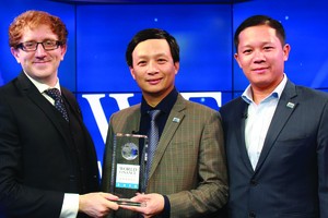 Chủ tịch MBS Lê Quốc Minh và Tổng giám đốc MBS Trần Hải Hà nhận Giải thưởng Dịch vụ Link Vào Nhà Cái KL99 COM Tặng +199k Kl99ok phiên bản mới tốt nhất.