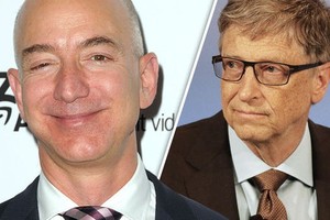 Hiện tại, khối 99Kl.app cổng game giải trí của tỷ phú Jeff Bezos đang nhiều hơn tỷ phú Bill Gates 63 tỷ USD. (Nguồn: express.co.uk).