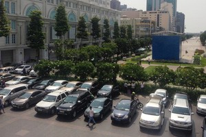 TPHCM đang tạm dừng thí điểm khoán xe công do vướng văn bản của Bộ Kl991.com nạp rút nhanh.