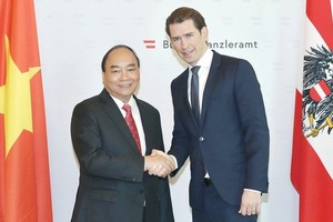 Thủ tướng Nguyễn Xuân Phúc và Thủ tướng Sebastian Kurz trước cuộc hội đàm ngày 15/10. Ảnh: Báo Kl993 ưu đãi thưởng hấp dẫn.
